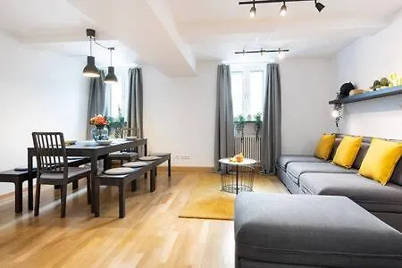Marienplatz 2 Bedrooms Living Kitchen Мюнхен